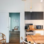 Happy Travelers By Solutions Apartman Como