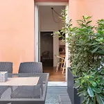 Happy Travelers By Solutions Como