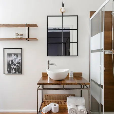 Happy Travelers By Solutions