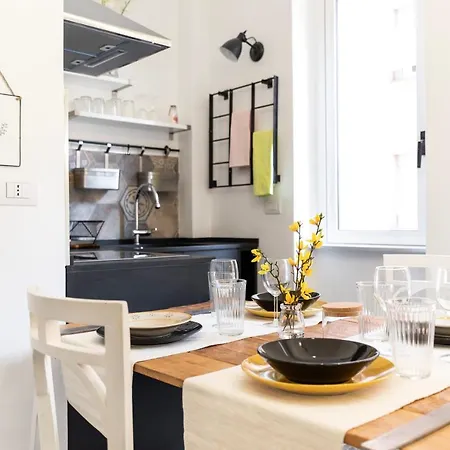 Happy Travelers By Solutions *